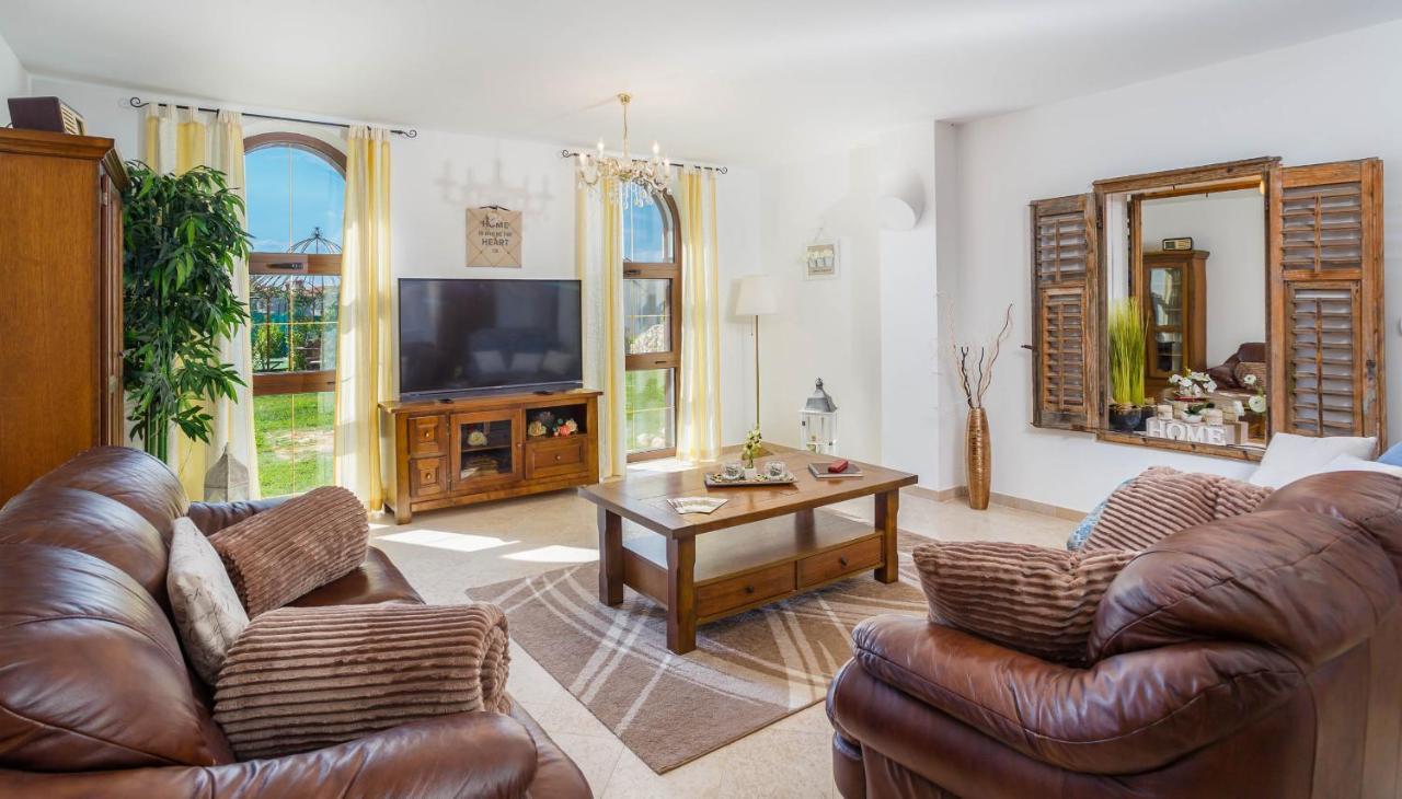 Villa Kamenica Kras Екстериор снимка
