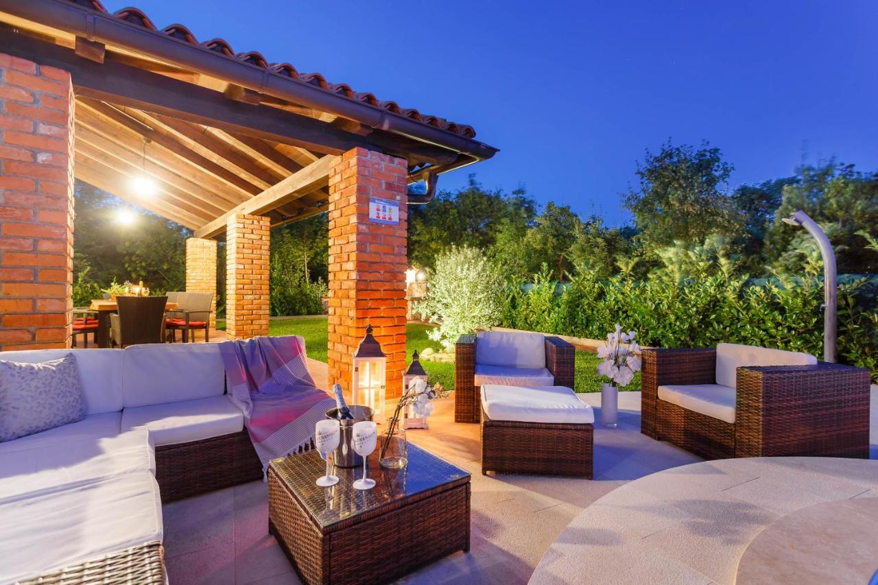 Villa Kamenica Kras Екстериор снимка
